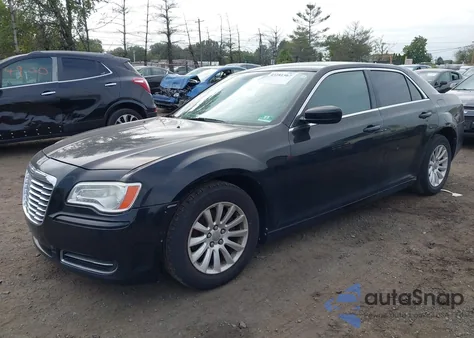 2014 Chrysler 300 z USA, uszkodzony, nr VIN 2C3CCAAG4EH127525